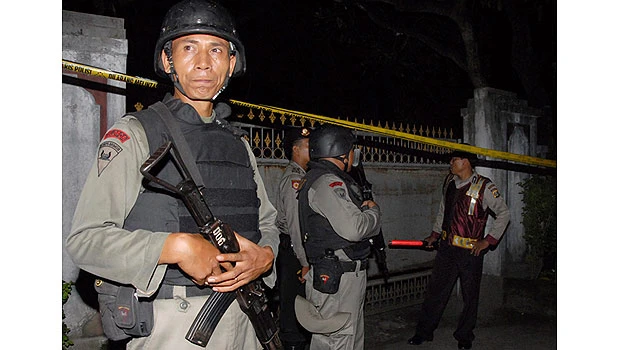 Indonesia police shoot dead 5 suspected militants in Bali