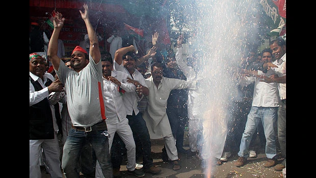 India’s ruling Congress party loses key state poll