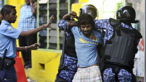Maldives president blocked from opening Parliament