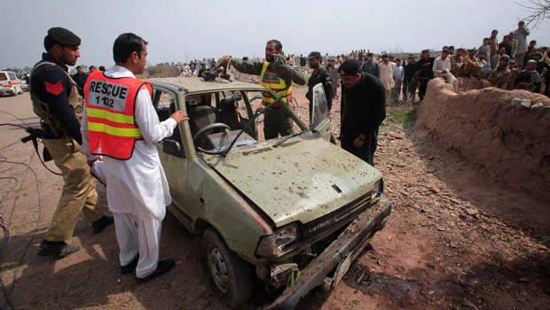 Police: Bomb kills 15 in northwest Pakistan