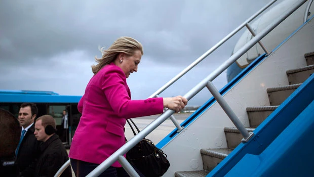 Clinton to Iran: Show that nuclear arms not sought
