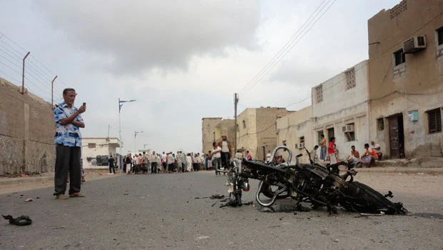 Motorbike bomb kills two militants in Yemen