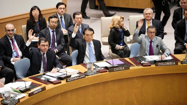UN backs Syria observer mission, violence spikes
