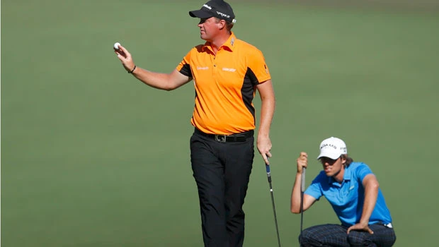 Hanson holds off charge by Mickelson
