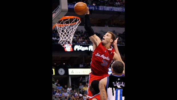Clippers on a roll, turn back Mavs 94-75