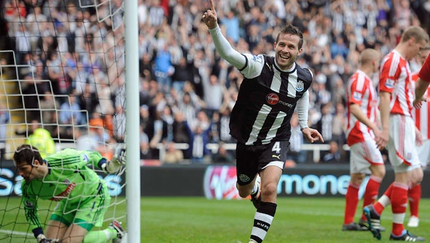 Newcastle surges on as Chelsea holds Arsenal