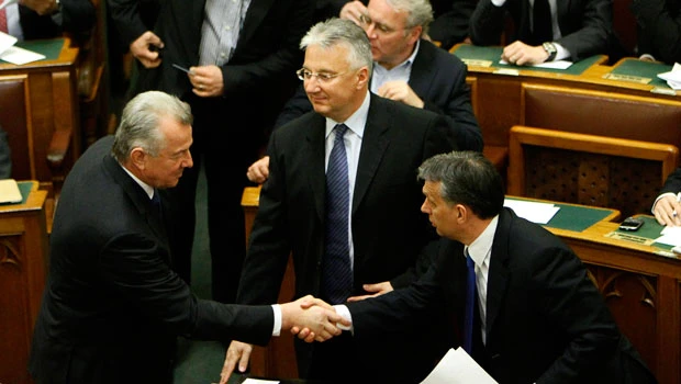 Hungary president resigns in plagiarism scandal