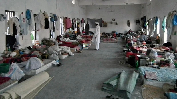 Militants attack Pakistan jail, nearly 400 escape
