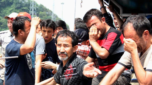 Indonesia saves 120 Afghans from leaking ship