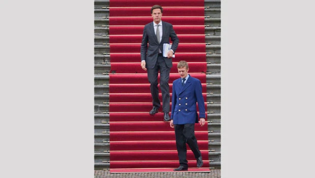 Dutch prime minister, Cabinet resign