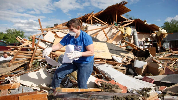 Death toll rises to six from Oklahoma tornado