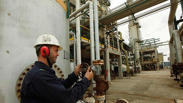 Oil prices up as drop in US fuel stocks sparks rebound