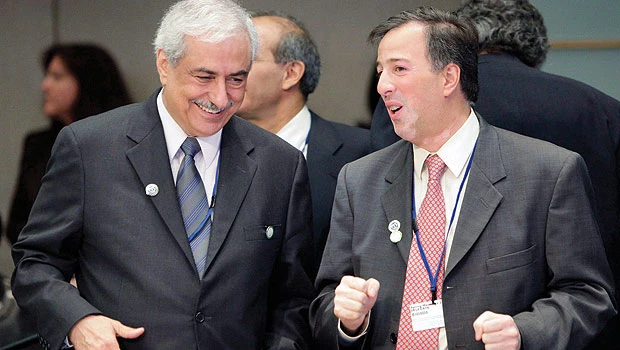 Europe pressed for action to end debt crisis