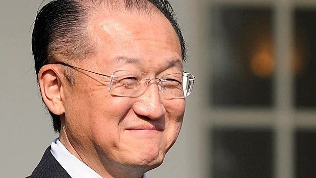American Jim Yong Kim is chosen to lead World Bank