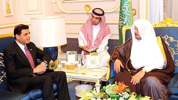 Pak envoy meets with Shoura chief
