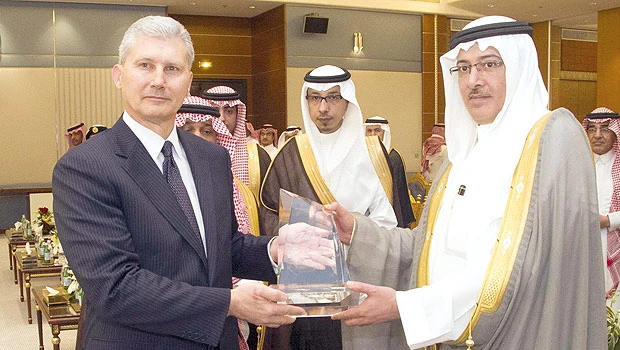 Saudi Red Crescent to buy 8 PHI helicopters