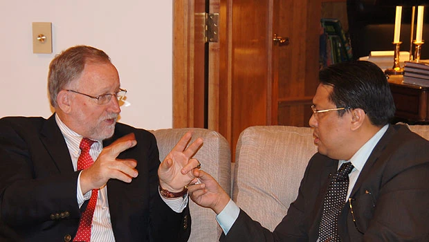 US envoy asks Saudi students to plan ahead