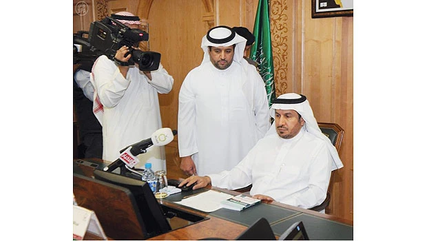 Health minister launches formulary