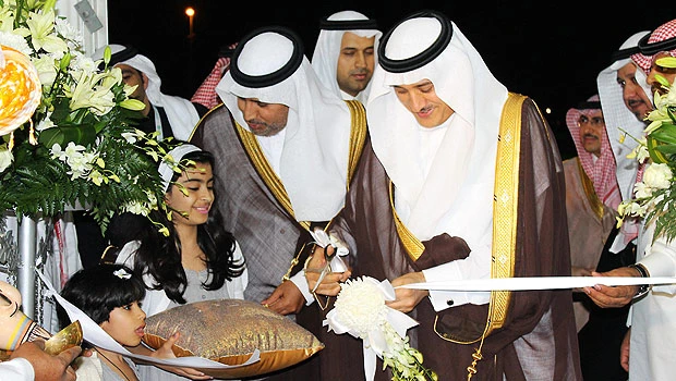 Tourism tent for craftsmen dazzles visitors