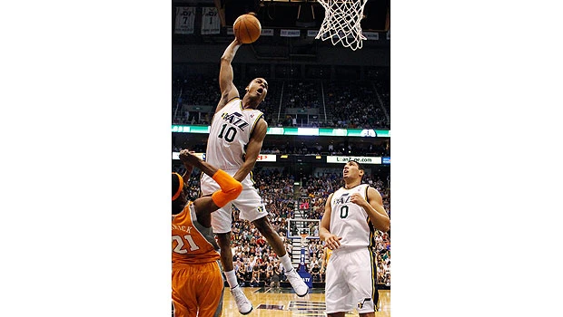 Jazz into playoffs, Clippers loss gives Lakers division