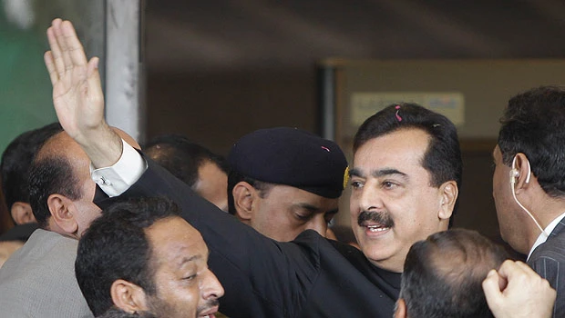 Pakistan PM convicted of contempt, receives no jail time