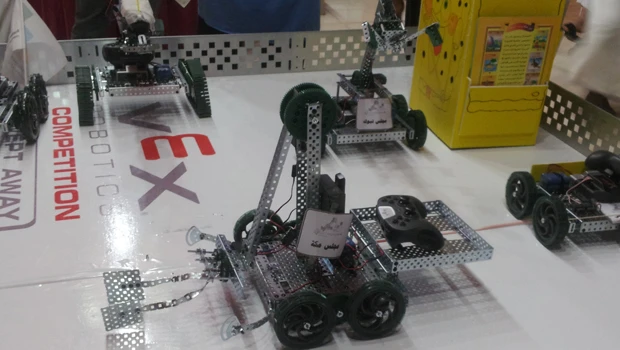 Makkah team wins robot competition