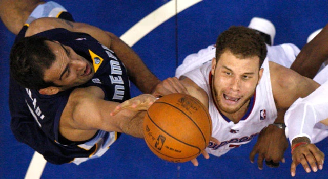 Spurs sweep into second round of NBA playoffs