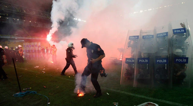 Dozens hurt as football fans riot in Turkish cities