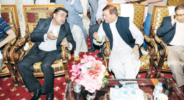 Poets send out message of unity at Indo-Pak mushaira