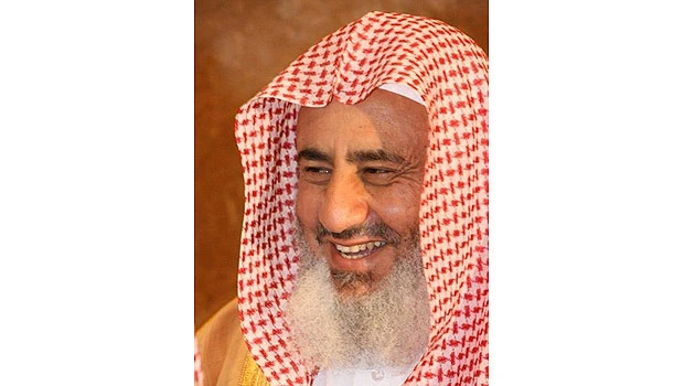 Al-Obaikan relieved of Royal Court post