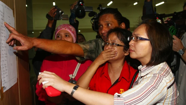 Russian Sukhoi plane missing on test flight in Indonesia
