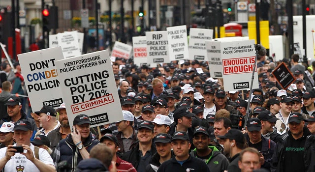 Thousands of British police join anti-austerity protest
