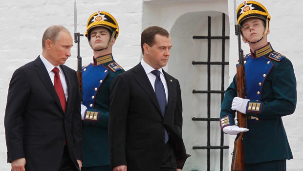 Putin sworn in as Russia’s president, pledges unity
