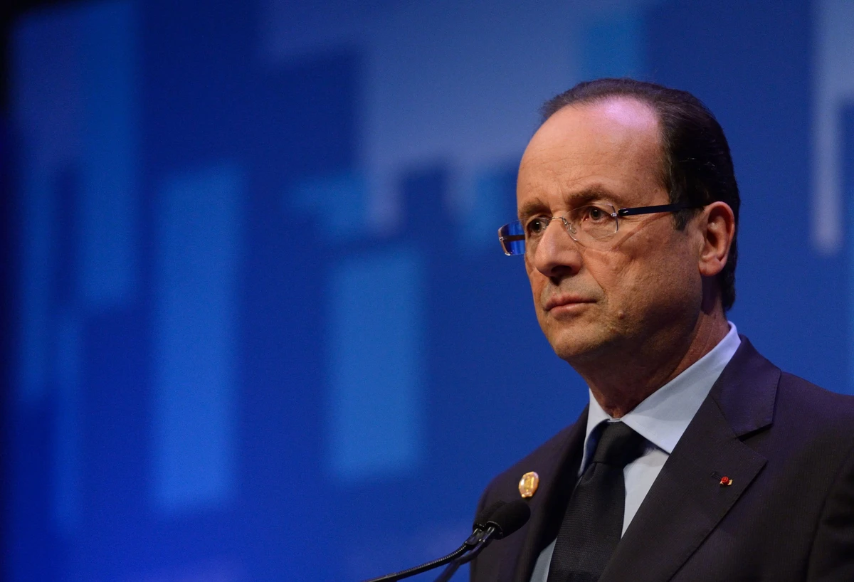 Stage set for Hollande-Merkel showdown at EU summit