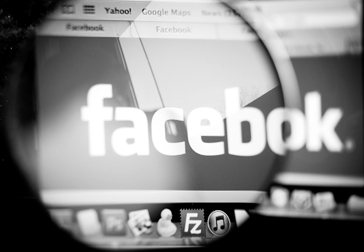 Zuckerberg seizes wealth, power in Facebook IPO