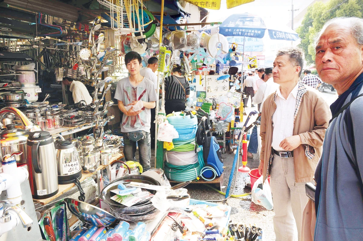 China acts to boost loans, bolster flagging economy