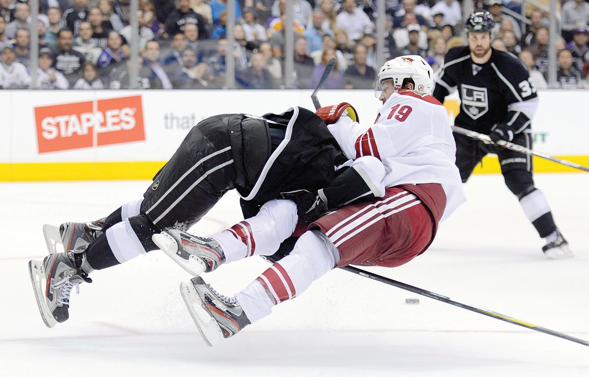 LA Kings beat Phoenix, move to brink of Cup final