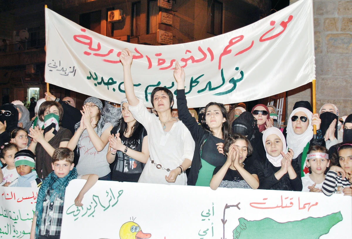 Assad forces open fire on protesters