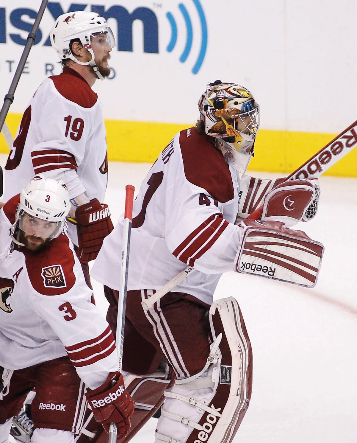 Coyotes fend off elimination with 2-0 victory over Kings