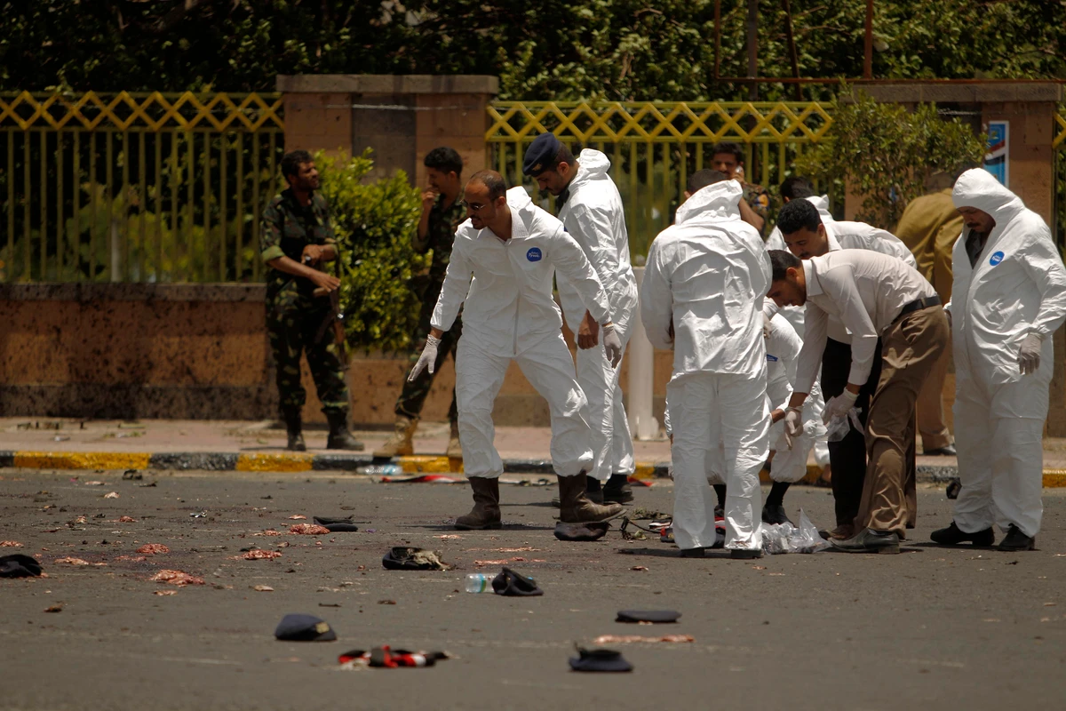 At least 20 killed, 60 wounded in Sanaa suicide attack
