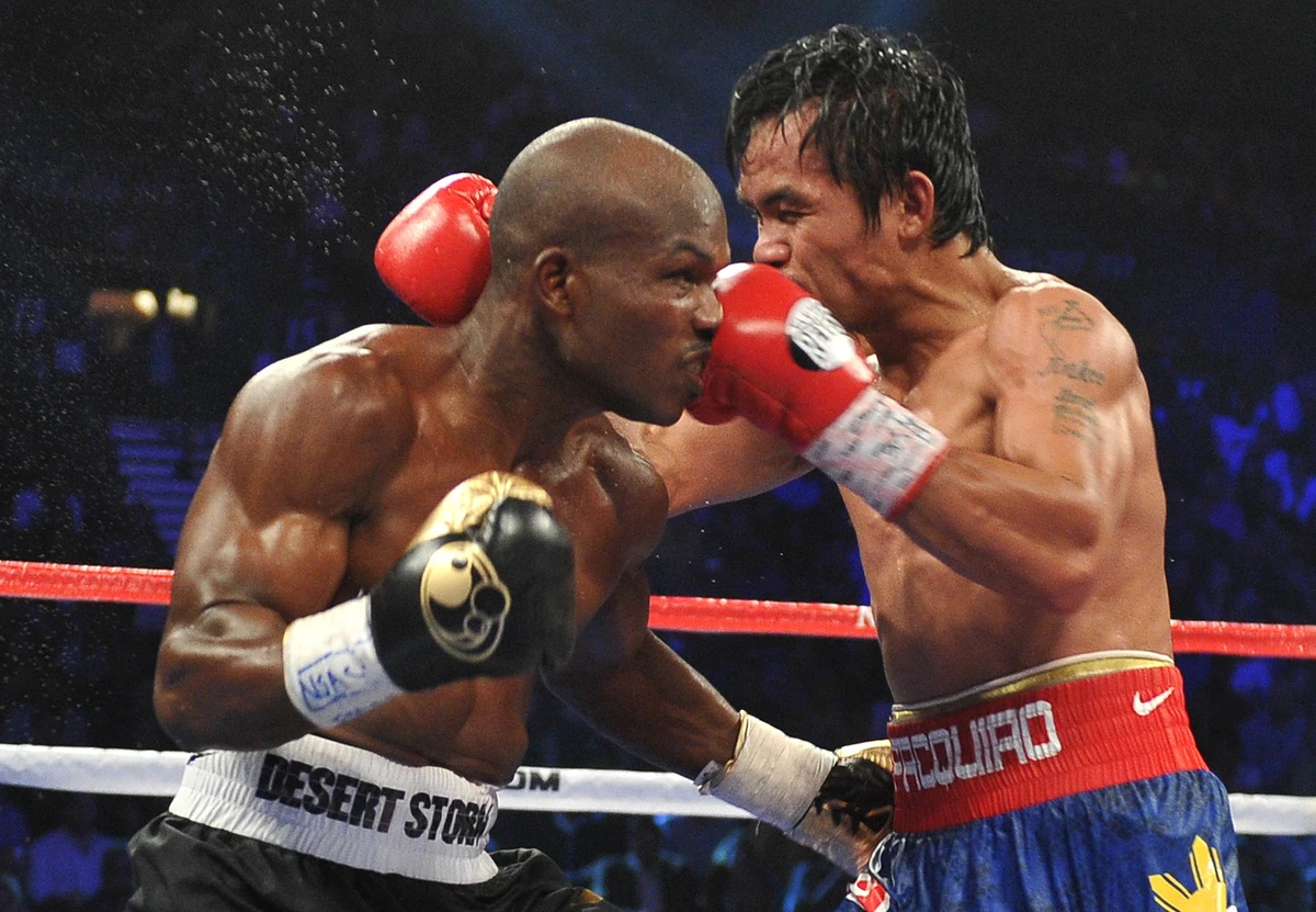Bradley stuns Pacquiao with split decision win