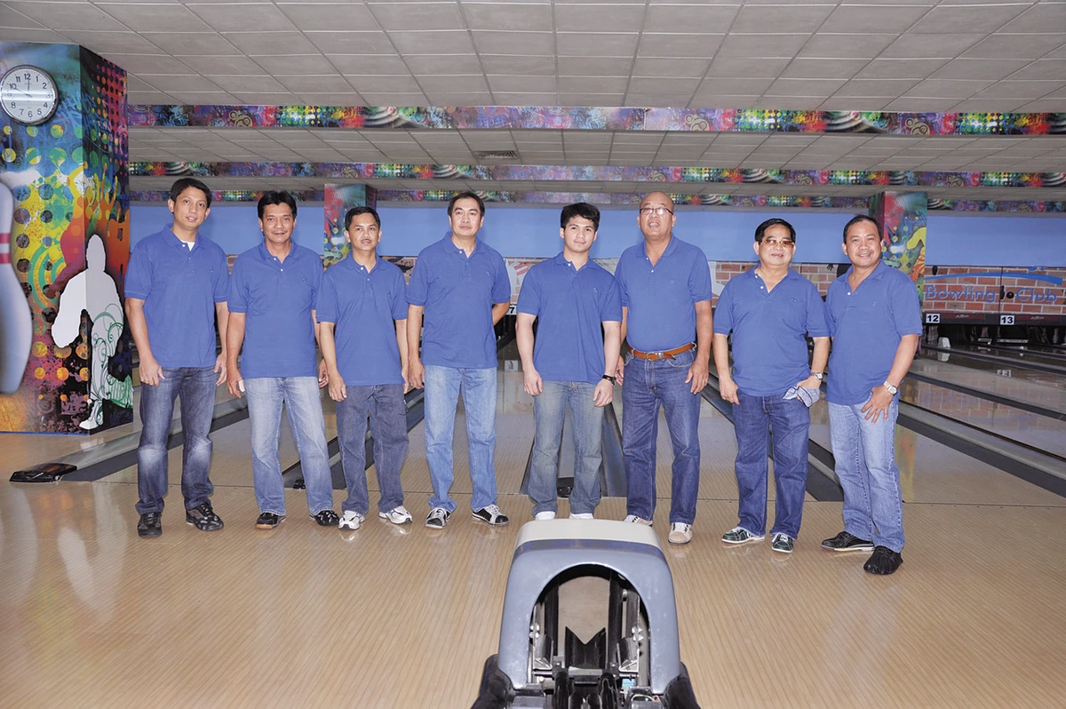 Brothers 4 Ever champ at Faris Trading Bowling League