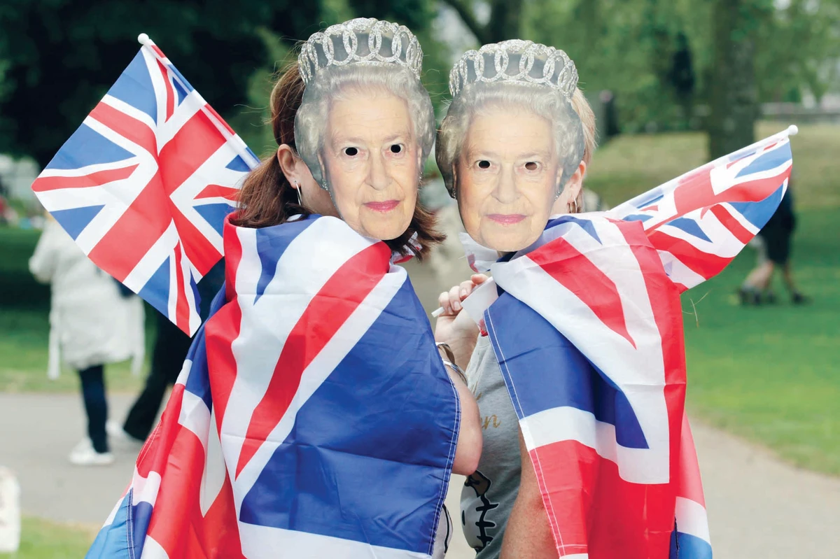 Jubilee queengoes to races