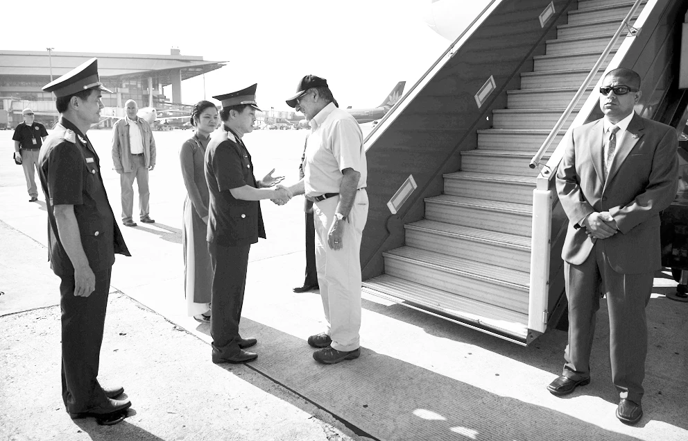 Panetta visits former US base in Vietnam