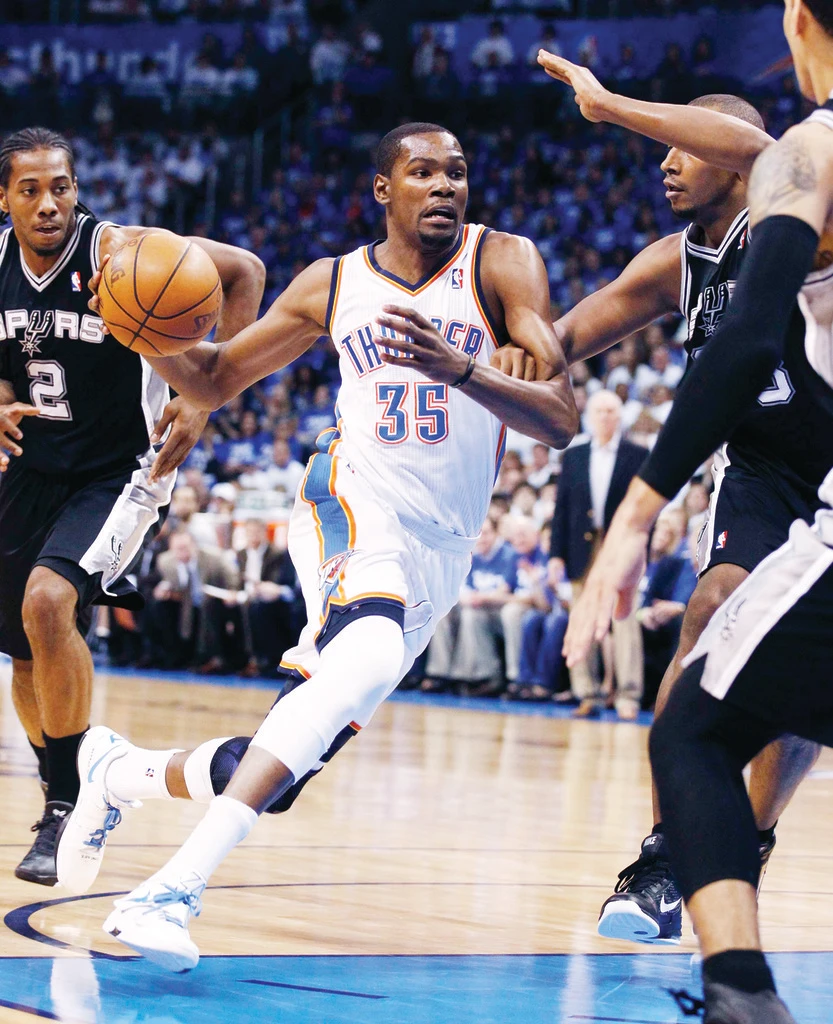 Thunder roll past Spurs to level series