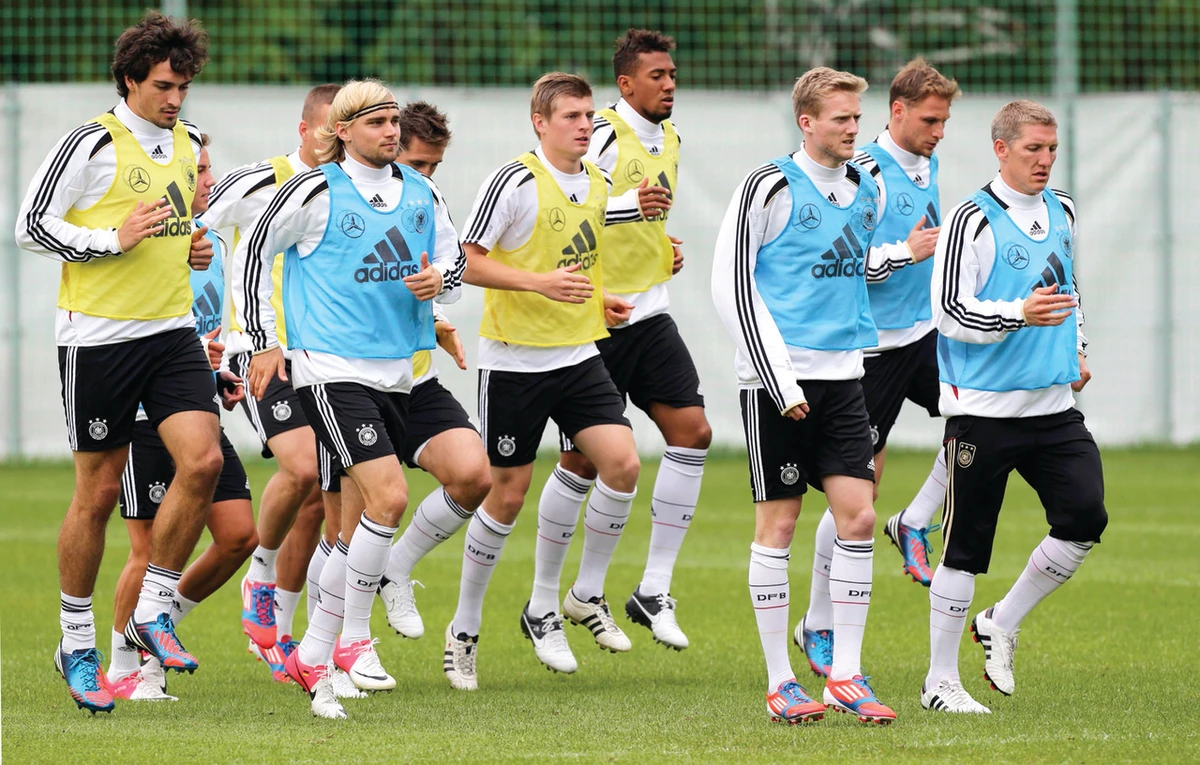 Spain heads to Euro 2012