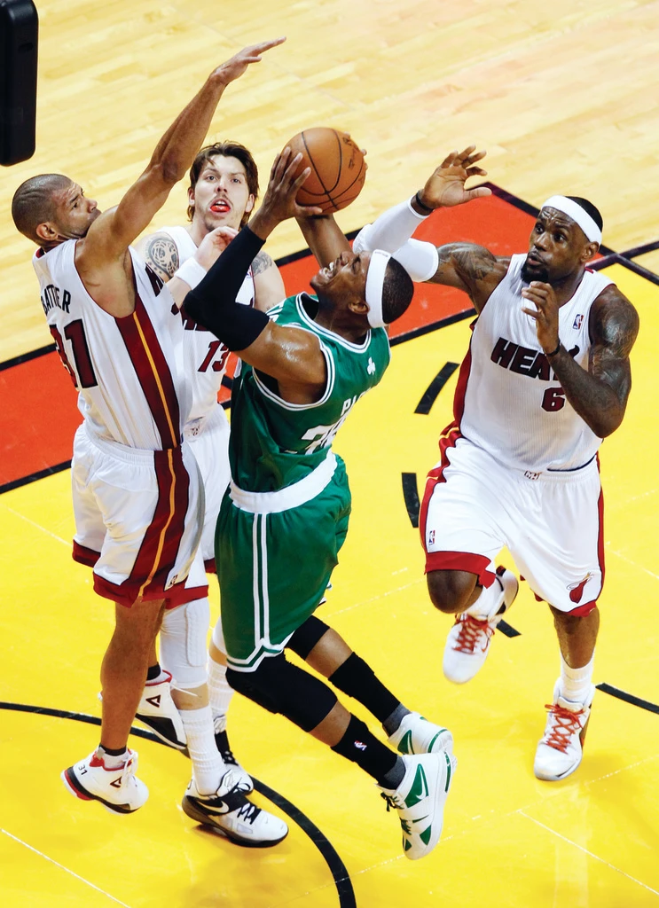 Celtics take control of East, beat Heat