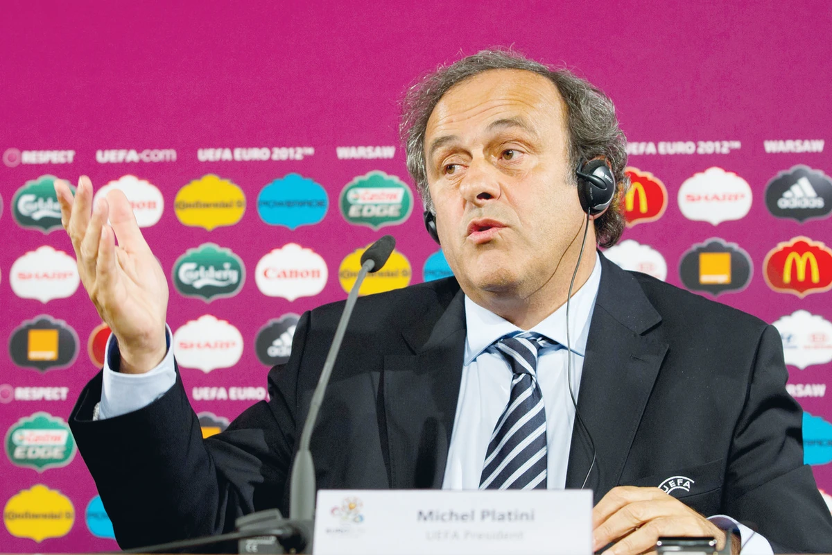 Platini tells players to let referees handle racism