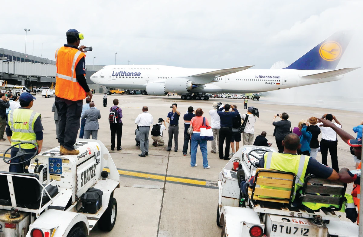 Carbon tax to dominate airline talks