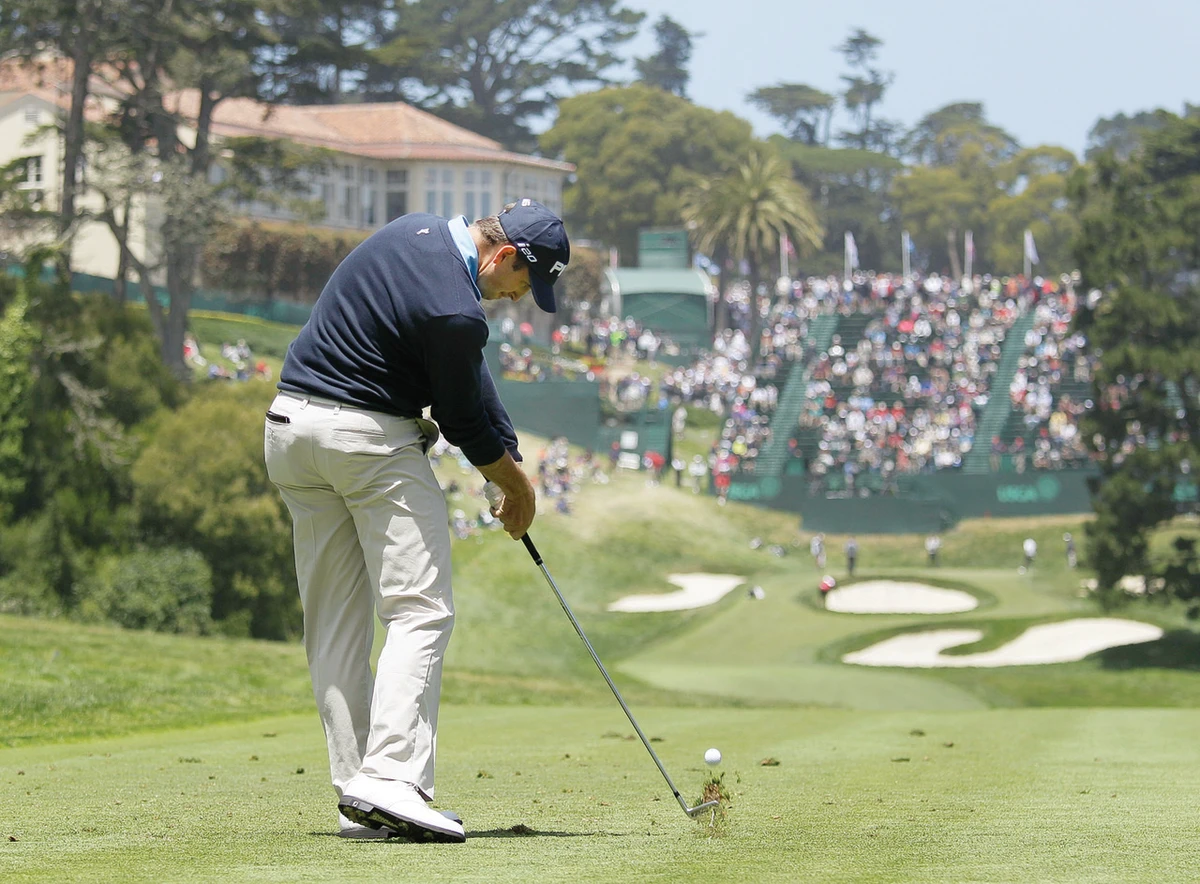 Tiger back in the hunt, Thompson leads US Open